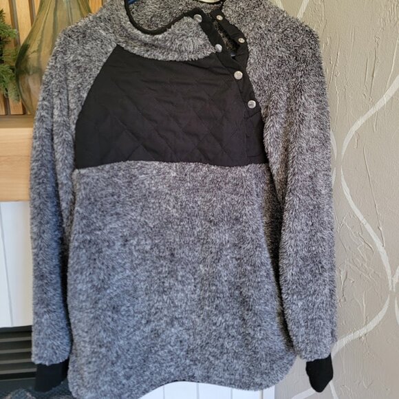 Women's Fuzzy Fleece Pullover - Picture 1 of 6